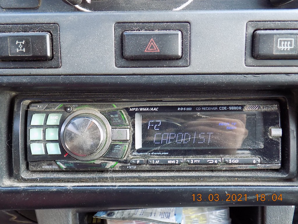 autoradio Rav4 001.JPG